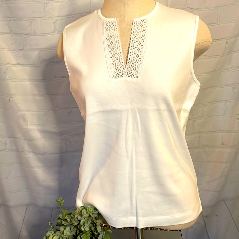 NWT Size Medium Ann Taylor Factory White Tank with Knit V-Neck and Side Slit